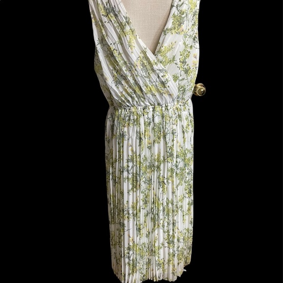 Alex Marie Early Blooms dress - Picture 2 of 9